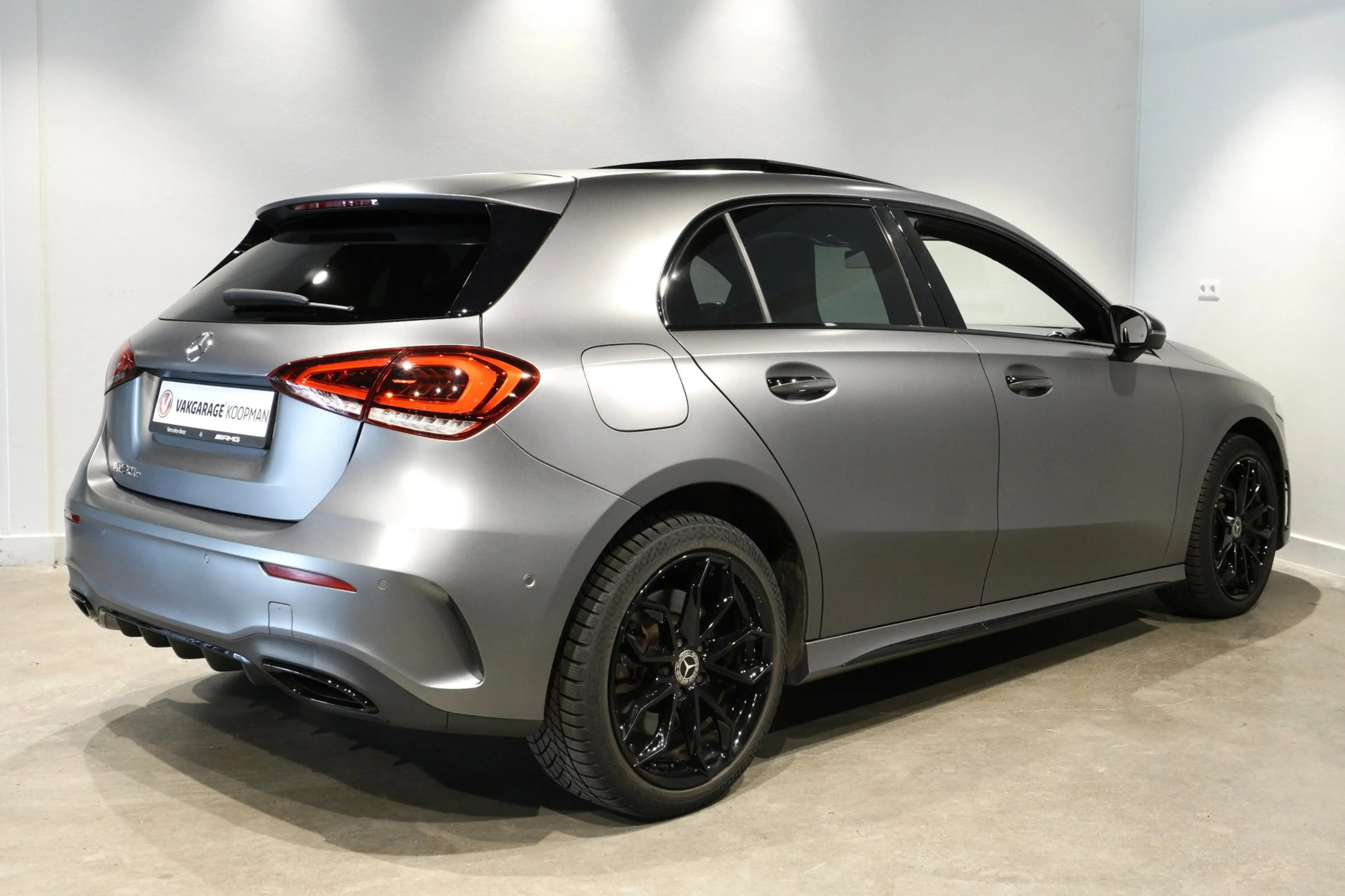 Mercedes-Benz A 250 e AMG Night pack Sfeer|Pano|360|Burmester — photo 2
