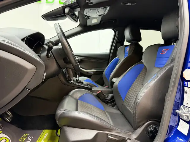 Ford Focus view 11