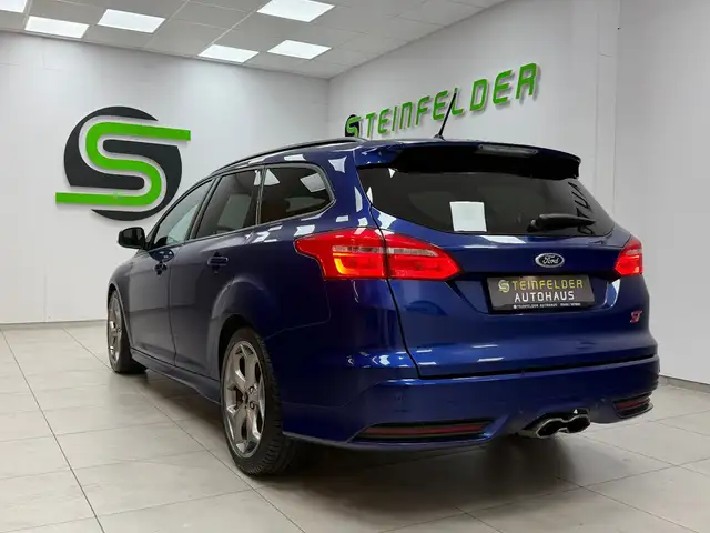 Ford Focus view 5