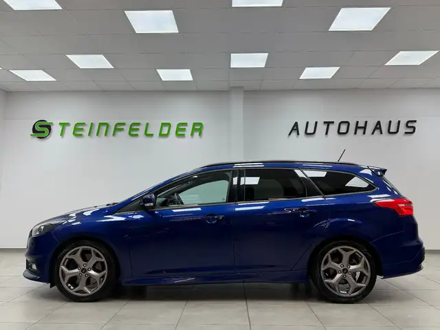 Ford Focus view 4