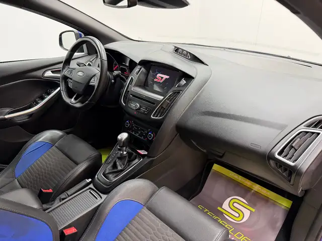 Ford Focus view 10