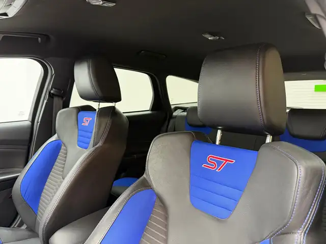 Ford Focus view 12