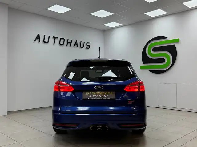 Ford Focus view 6