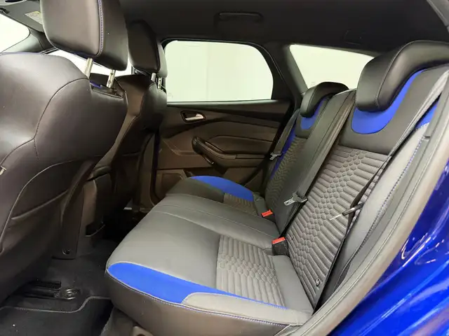 Ford Focus view 14