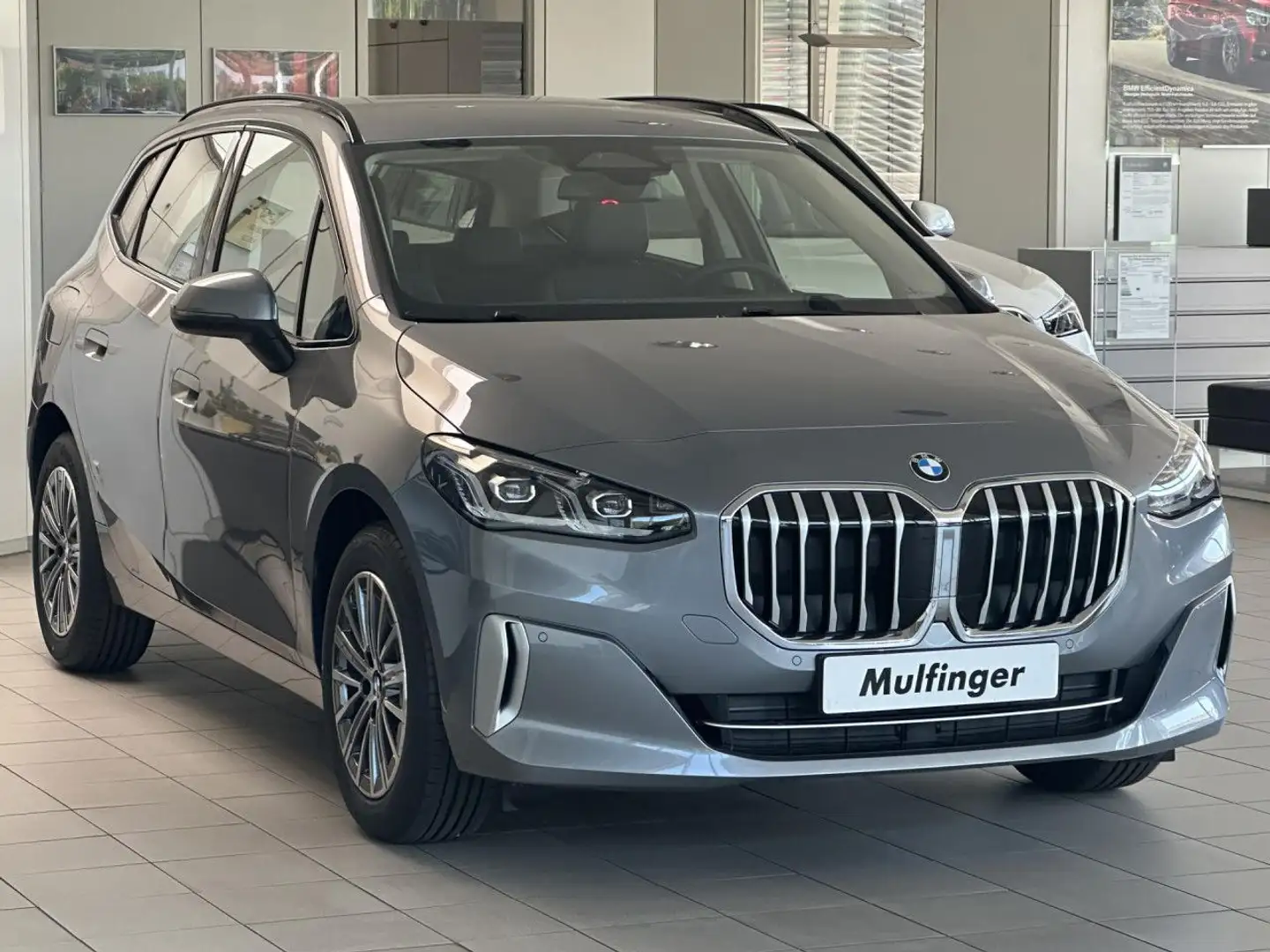 BMW 218 i Active Tourer Luxury AHK Har/Kar. ACC Ad.LED Grau - 2