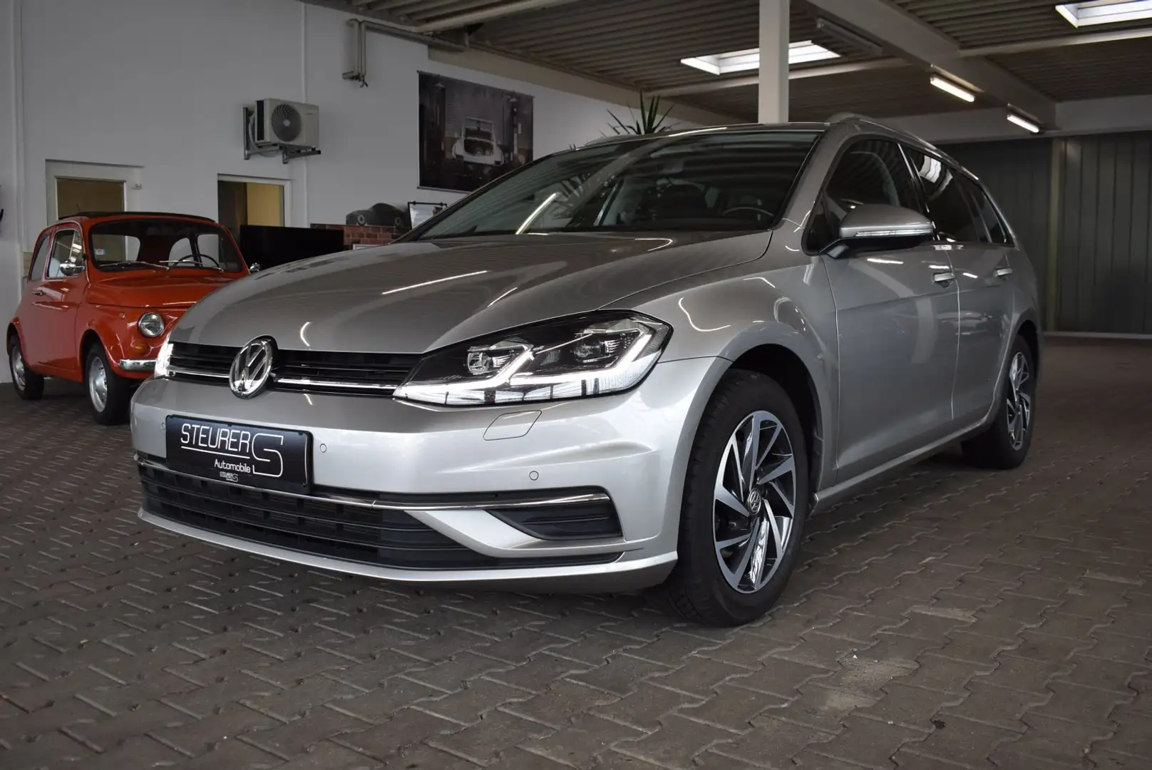 Volkswagen Golf VII 1.4 TSI Sound Standhzg APP Navi Silber - 1