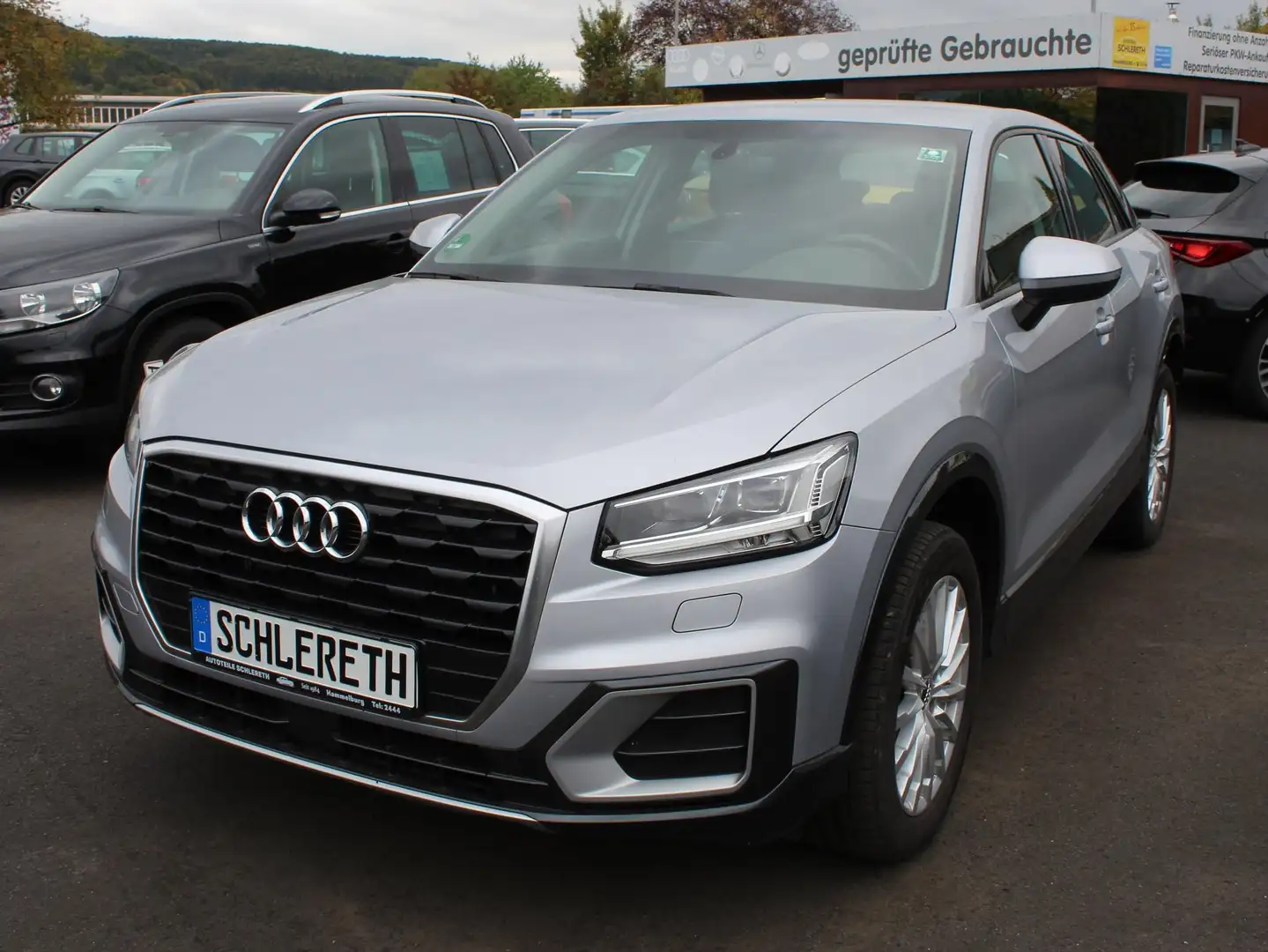 Audi Q2 Q2 1.4 TFSI S tronic design,viele Extras,AHK, Navi Silber - 1