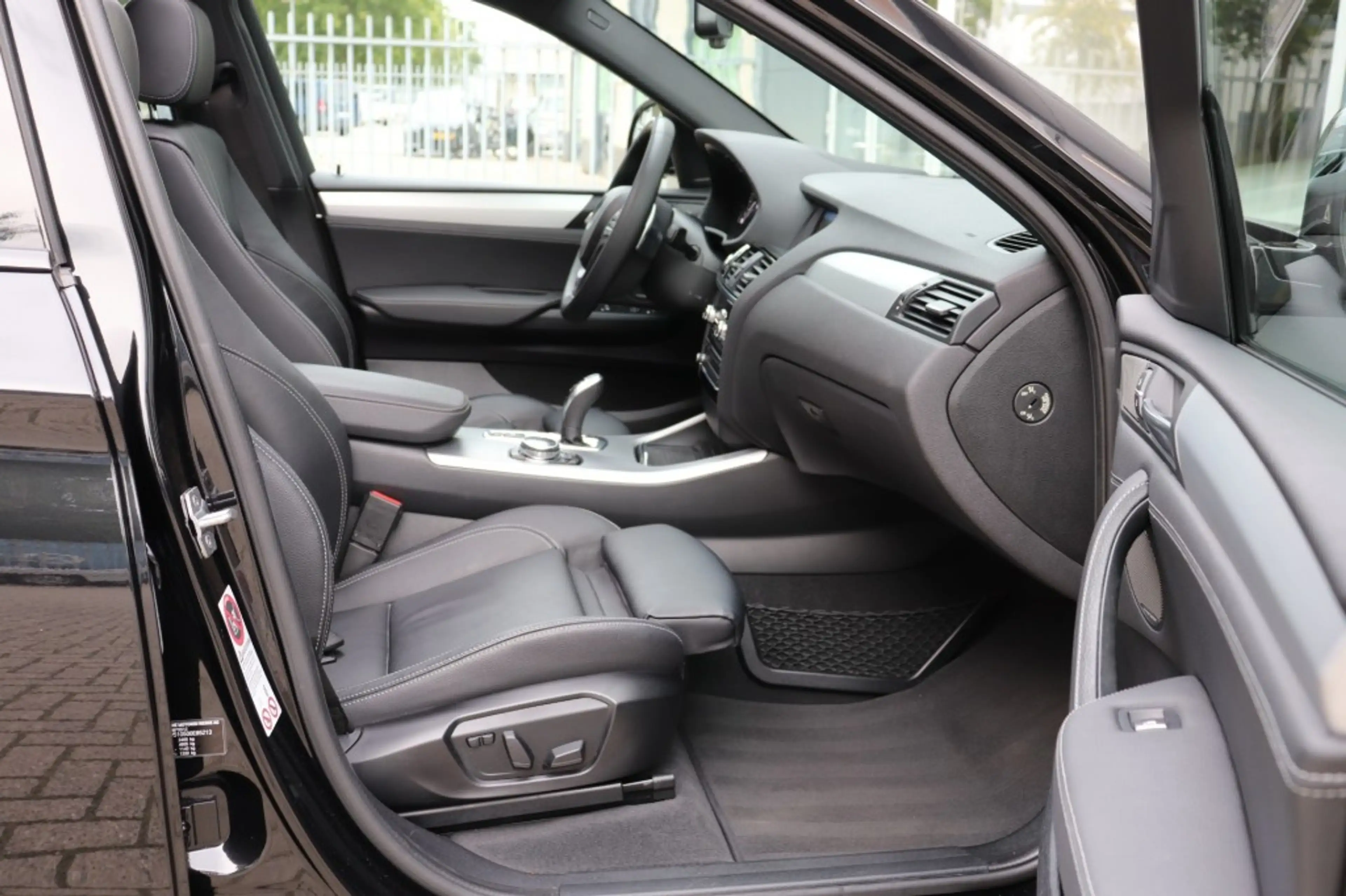 BMW X4 XDRIVE35I (306PK) HIGH EXEC./M-SPORT/ORIG.NL/DEALE — photo 11