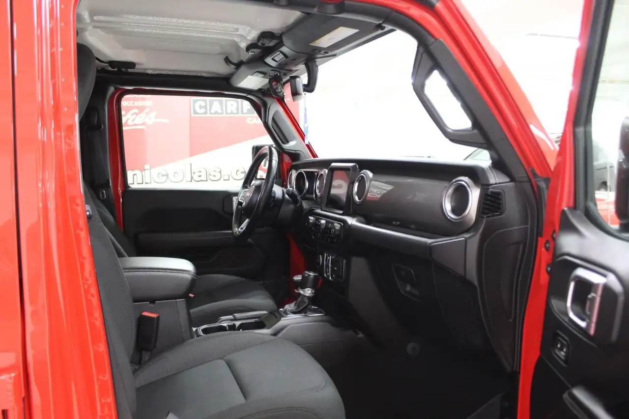 Jeep Wrangler снимка Jeep Wrangler