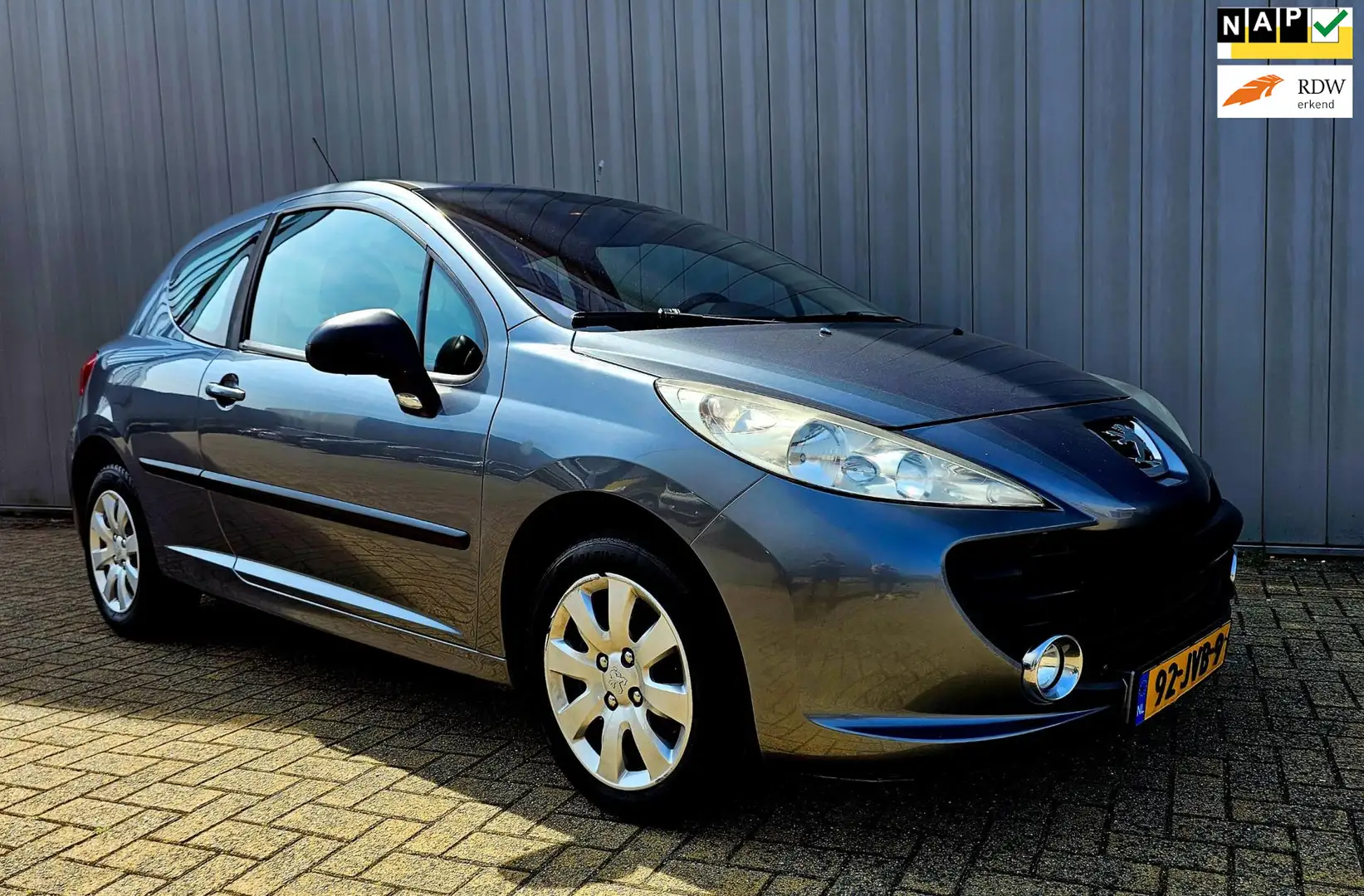 Peugeot 207 1.4 VTi Look NAP Airco Grijs - 1
