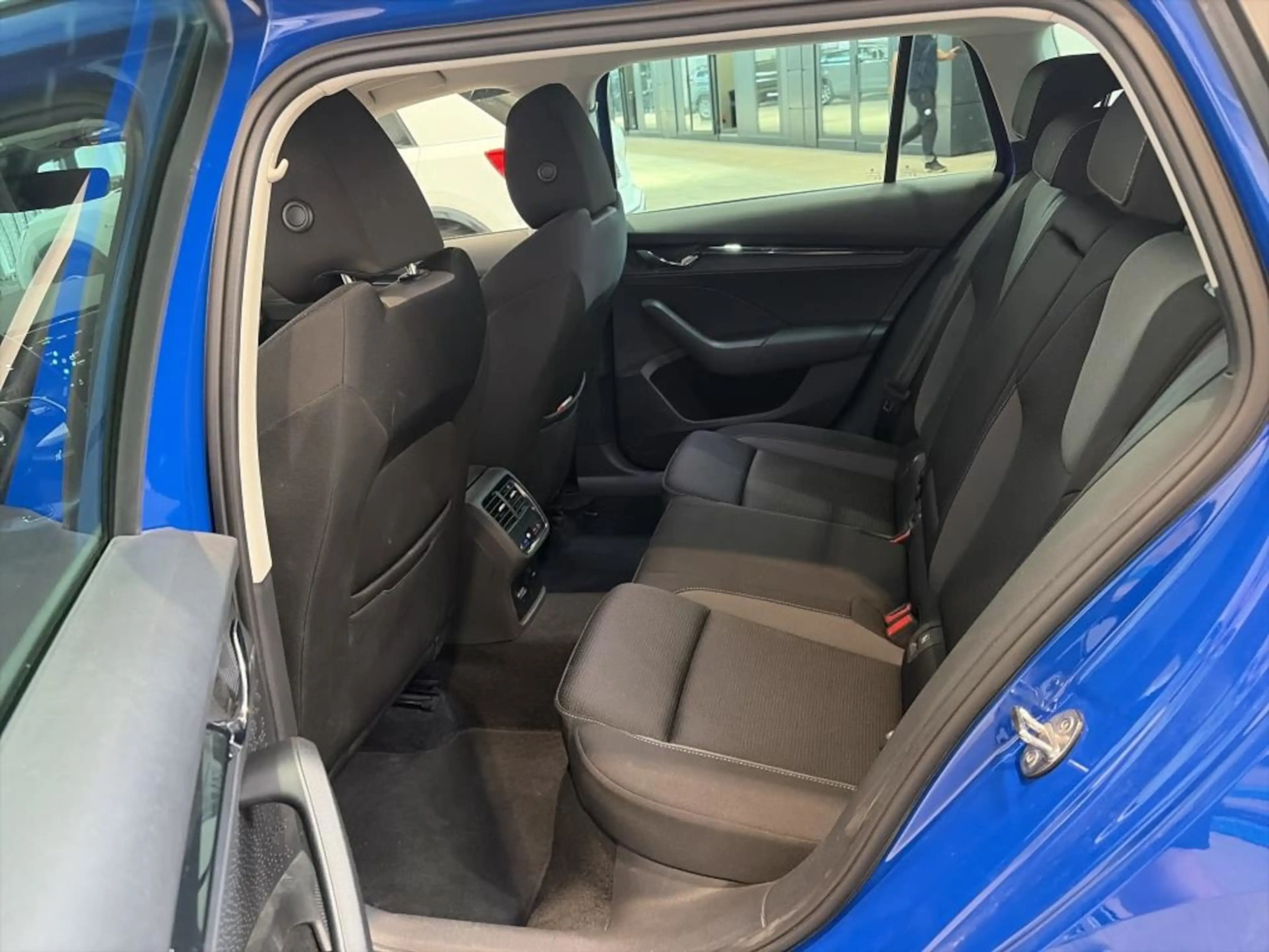 Skoda Octavia 2.0 TDI Ambition *NAVI*MATRIX*SHZG*TEMP* — photo 6