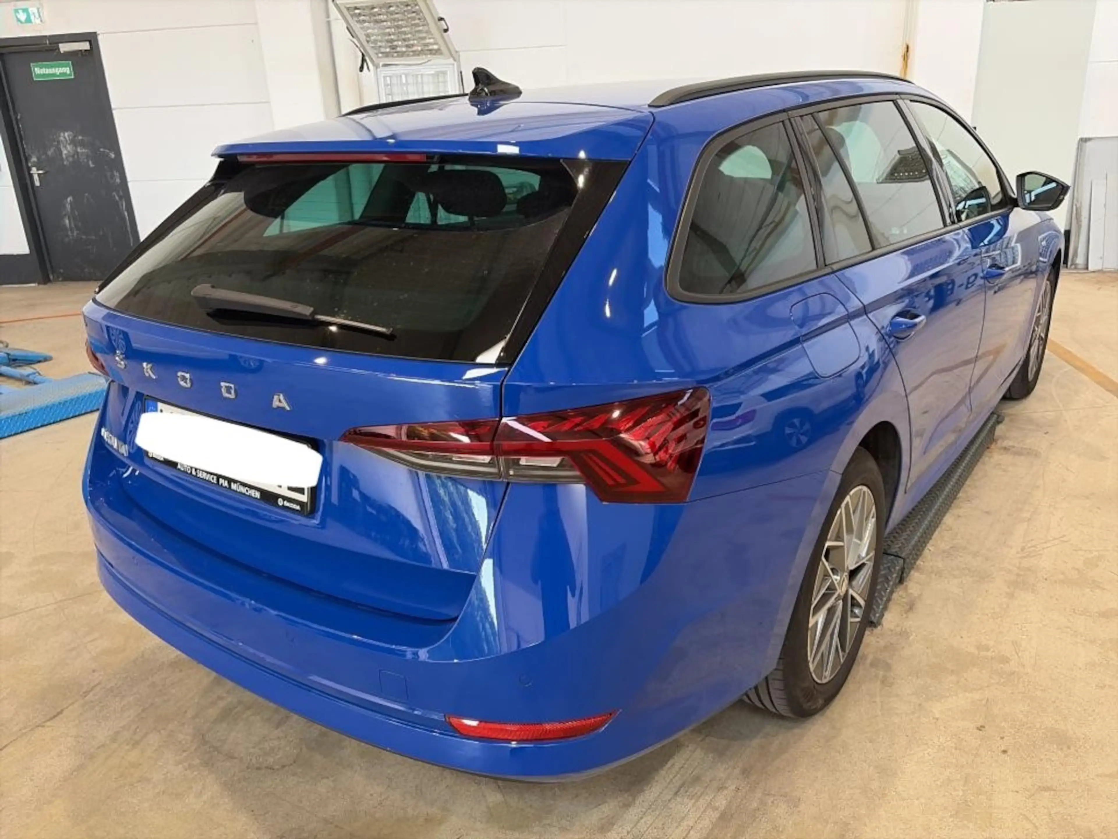 Skoda Octavia 2.0 TDI Ambition *NAVI*MATRIX*SHZG*TEMP* — photo 4