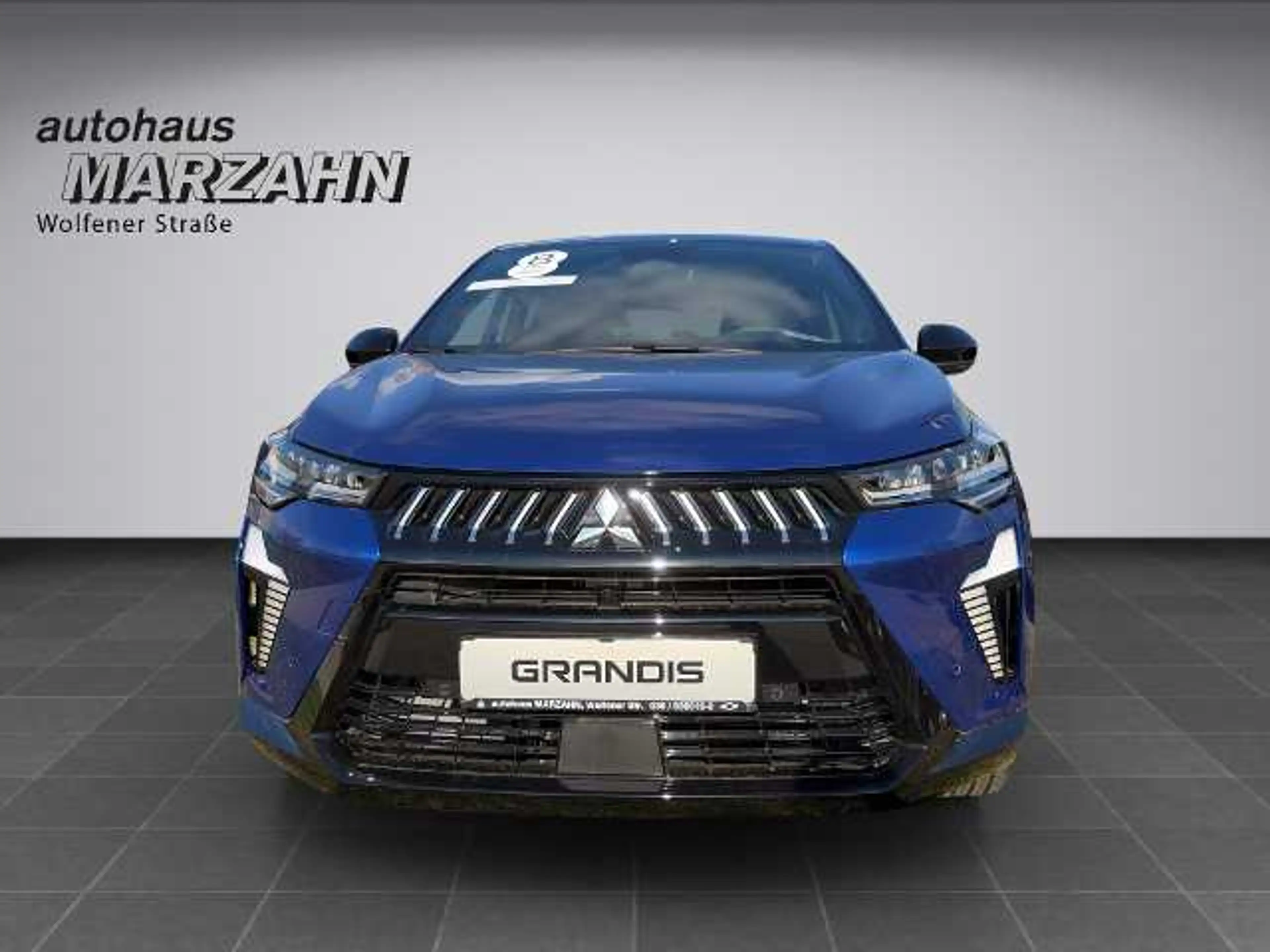 Mitsubishi Grandis Intro Edition 1.3 T-Benziner 7-DCT — photo 2