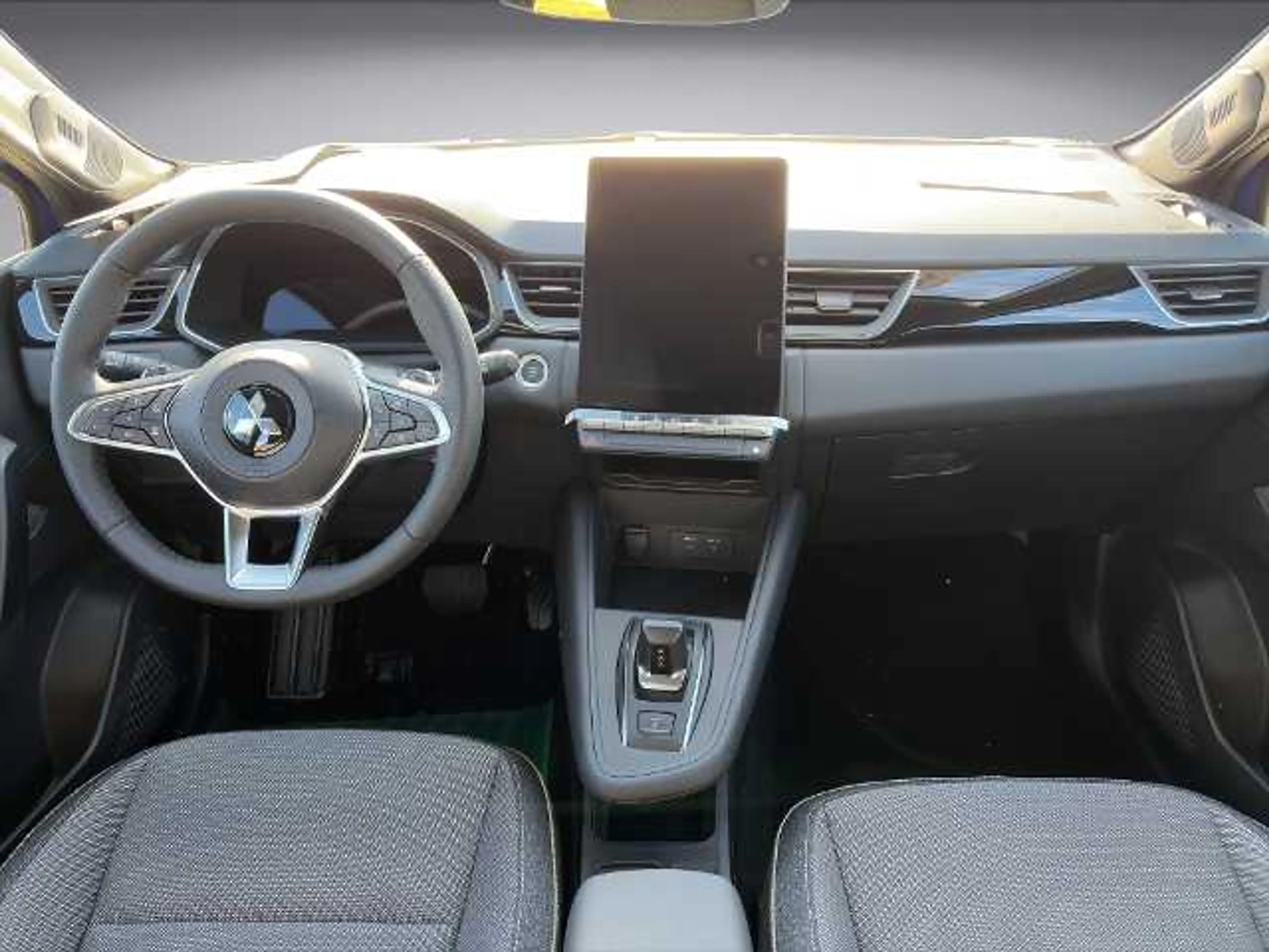 Mitsubishi Grandis Intro Edition 1.3 T-Benziner 7-DCT — photo 5
