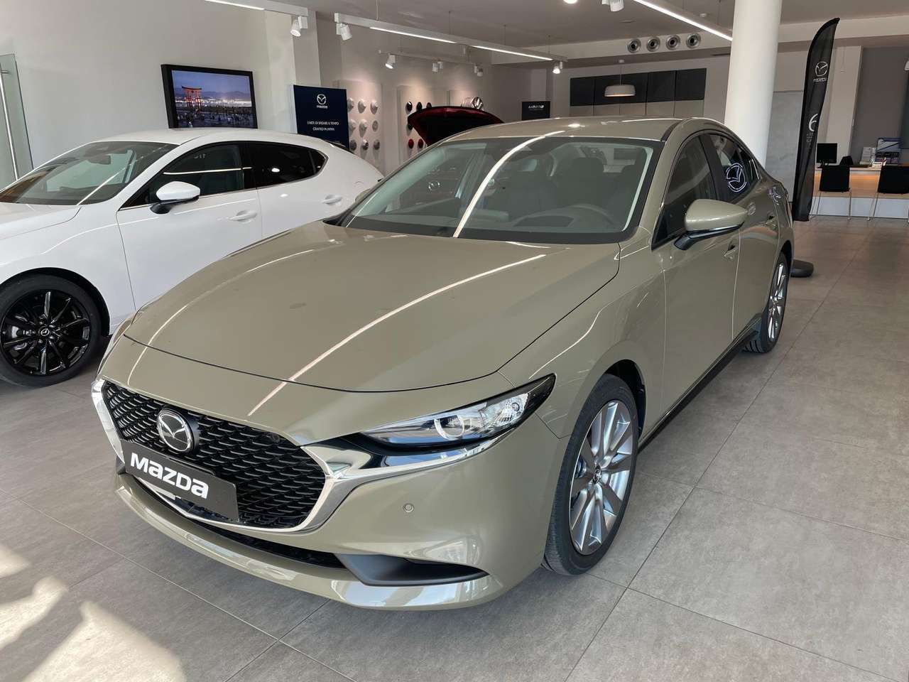 Mazda 3 2.5 m-hybrid 140cv MT Centre-line Sedan