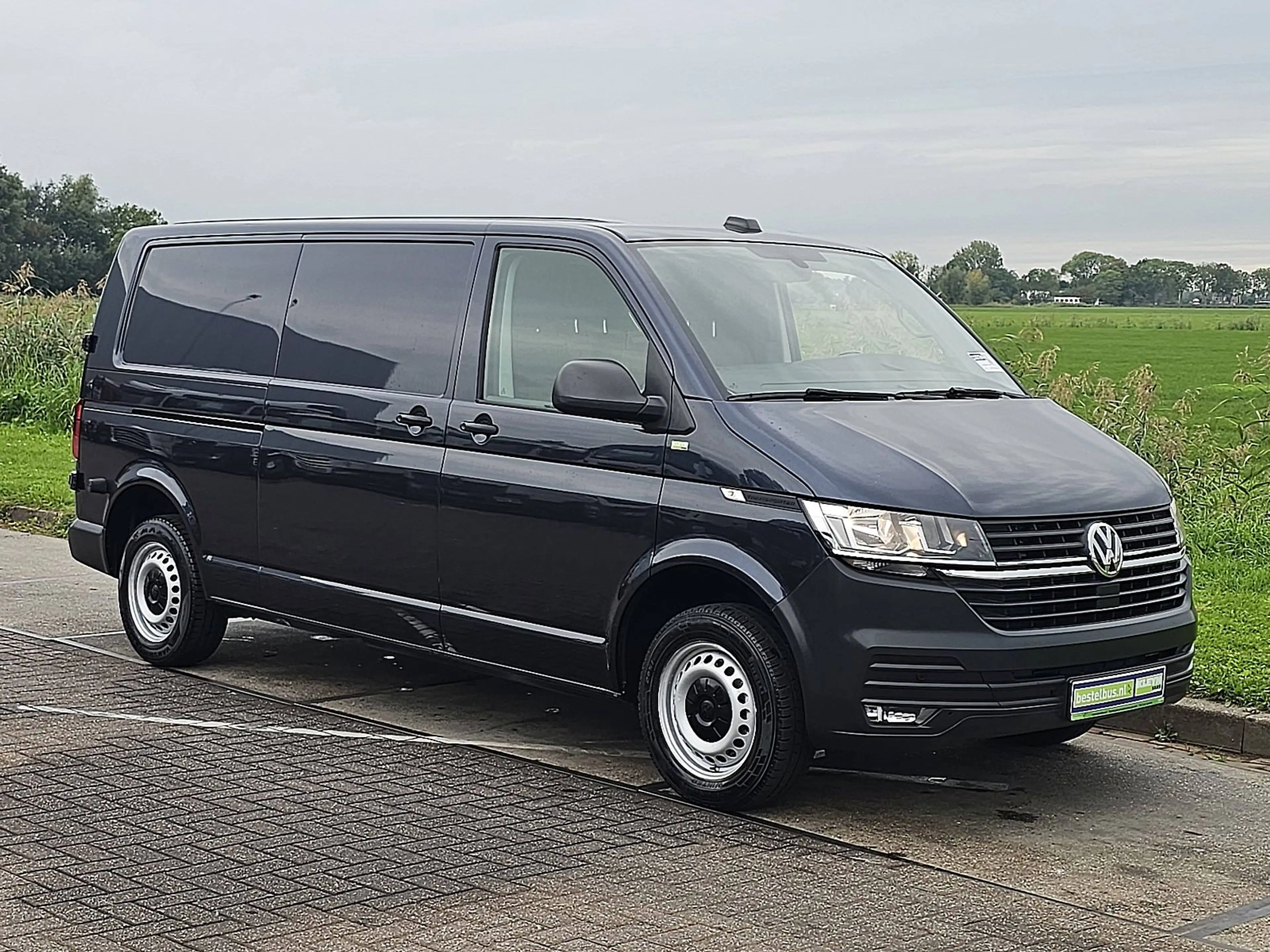 Volkswagen Transporter 2.0 TDI L2H1 30 Airco, Pdc, Carplay, Navi — photo 4