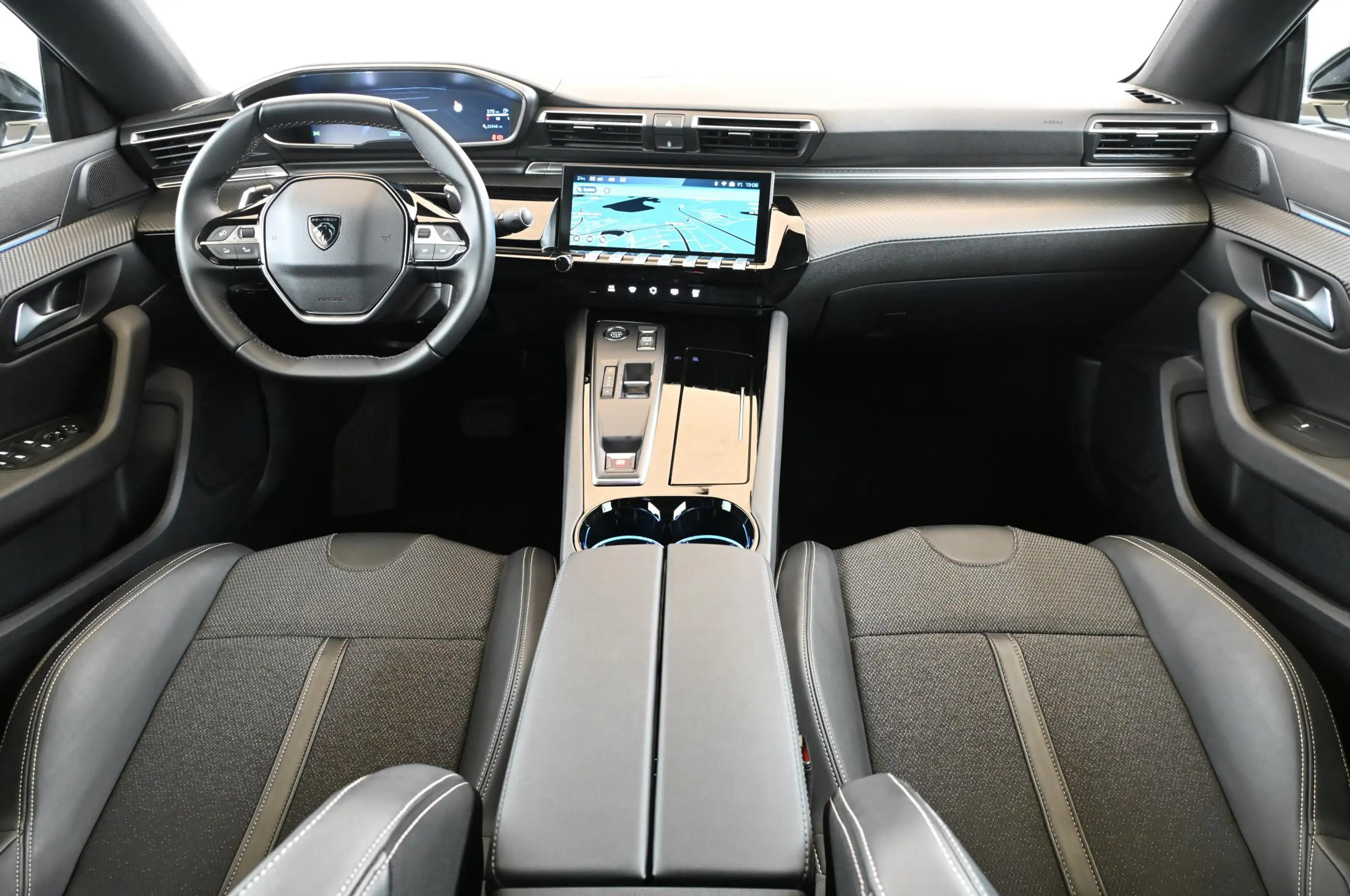 Peugeot 508 1.6 180 PHEV e-EAT8 Allure MATRIX/NAV/ACC/17 — photo 11