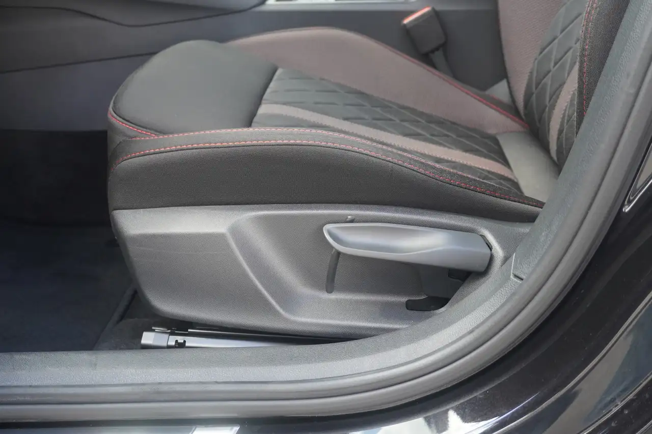 Skoda Octavia Combi 2.0 TSI RS DSG LED Navi Panorama, миниатюра 23
