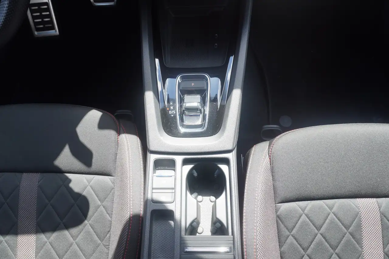 Skoda Octavia Combi 2.0 TSI RS DSG LED Navi Panorama, миниатюра 17
