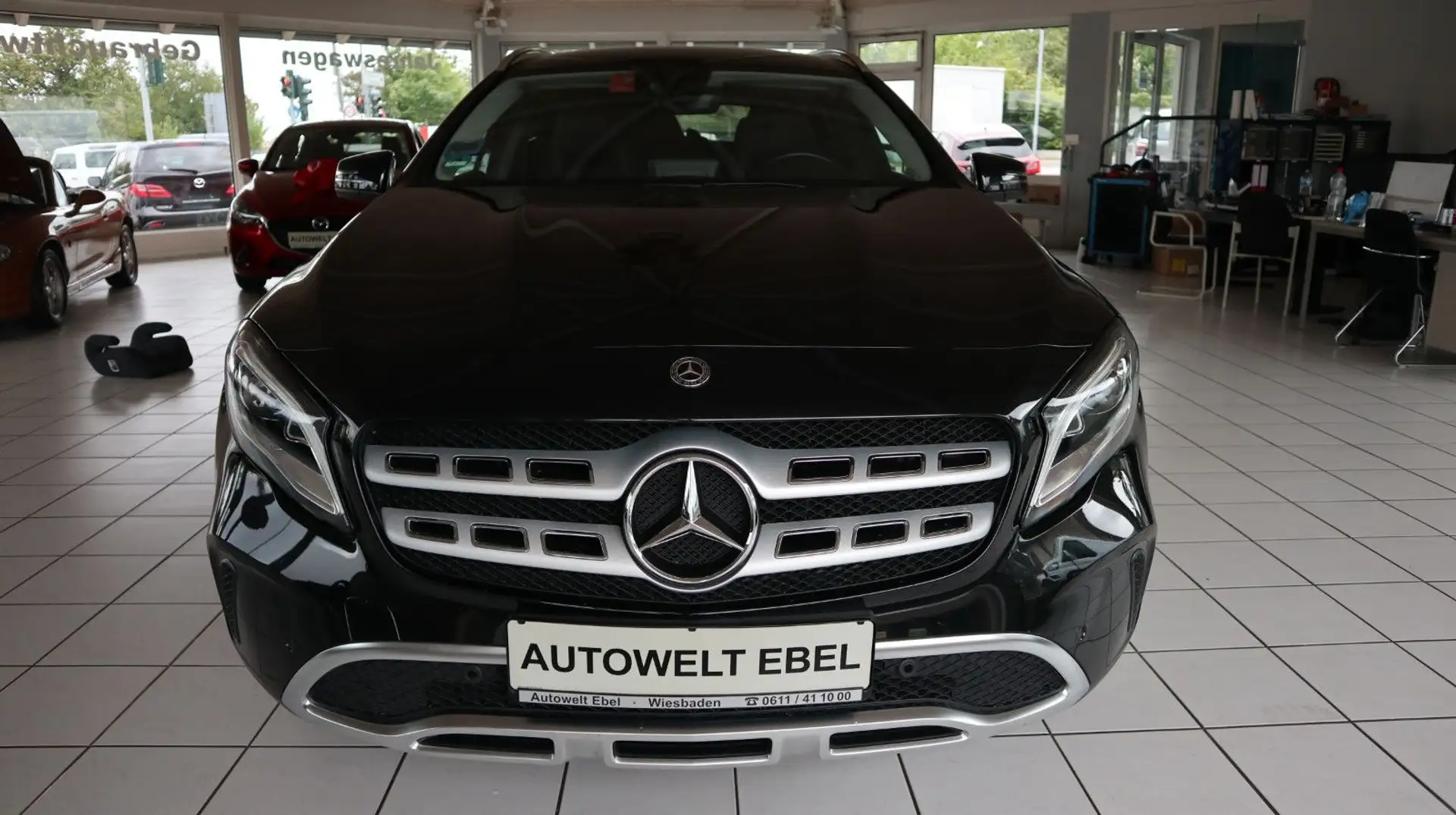 Mercedes-Benz GLA 250 4Matic*LED*NAVI*PDC V+H* RFK*SHZ*AHK Schwarz - 2