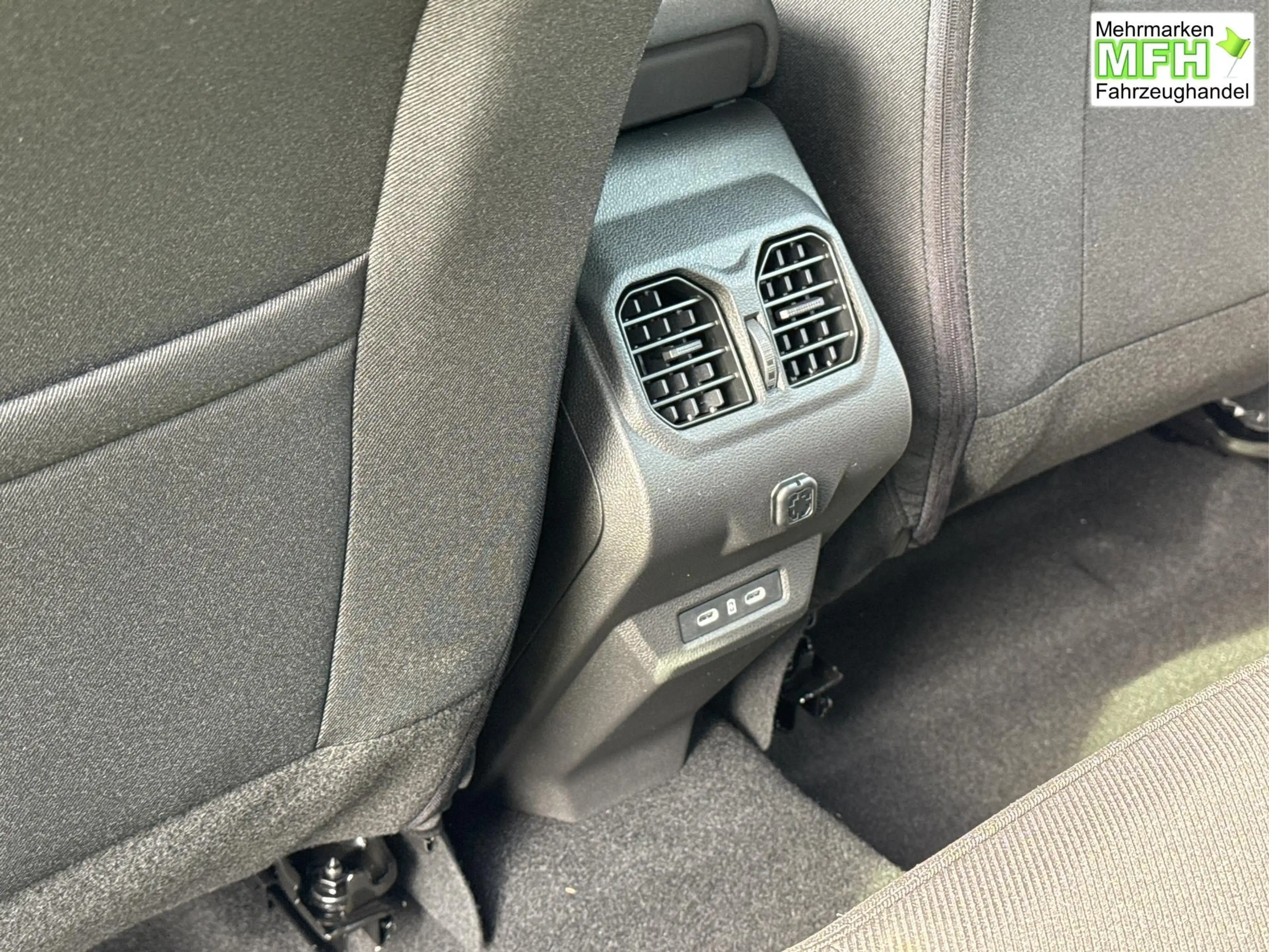 Dacia Bigster Expression SHZ+KLIMA+PDC+KAMERA+LED+17"ALU Hybr... — photo 15