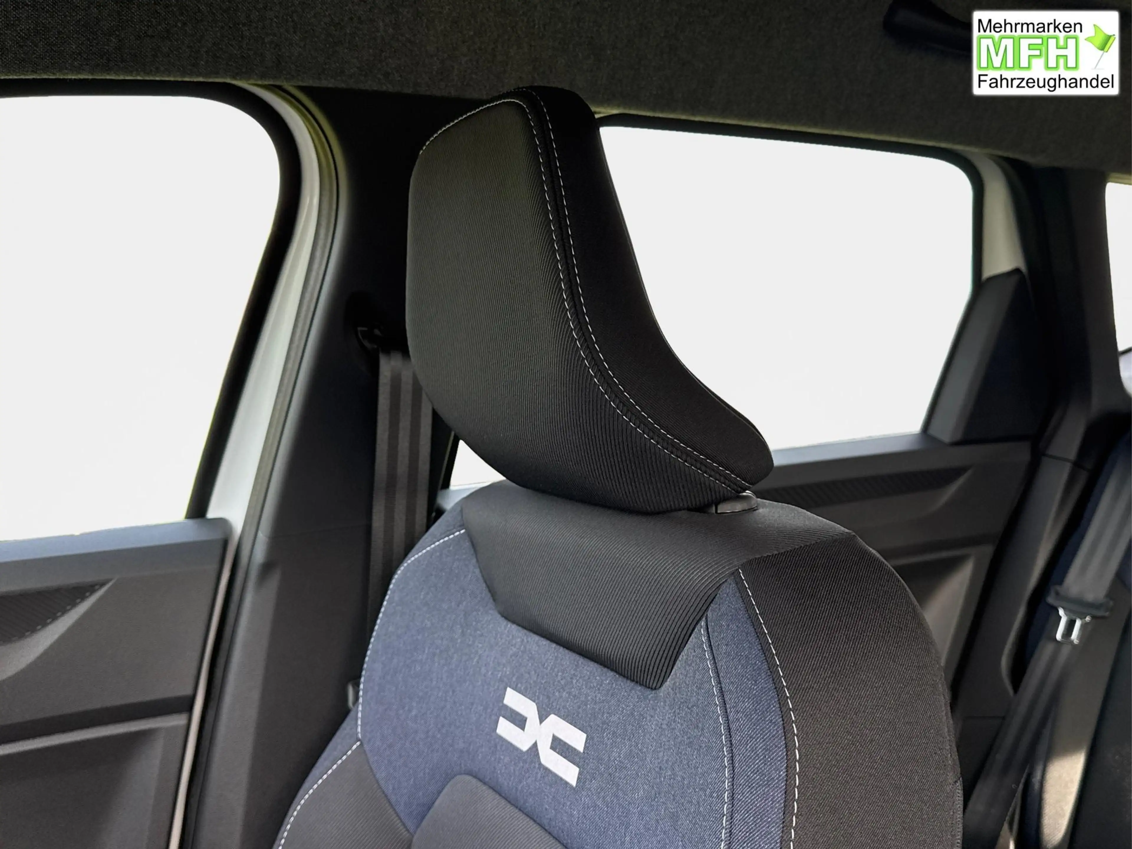 Dacia Bigster Expression SHZ+KLIMA+PDC+KAMERA+LED+17"ALU Hybr... — photo 11