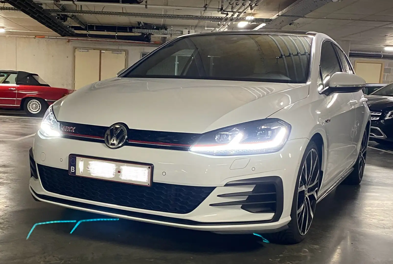 Volkswagen Golf GTI 2.0 TSI OPF DSG Performance Wit - 2
