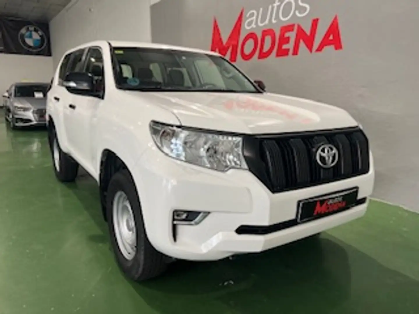 Toyota Land Cruiser D-4D GX 7 plazas - 1