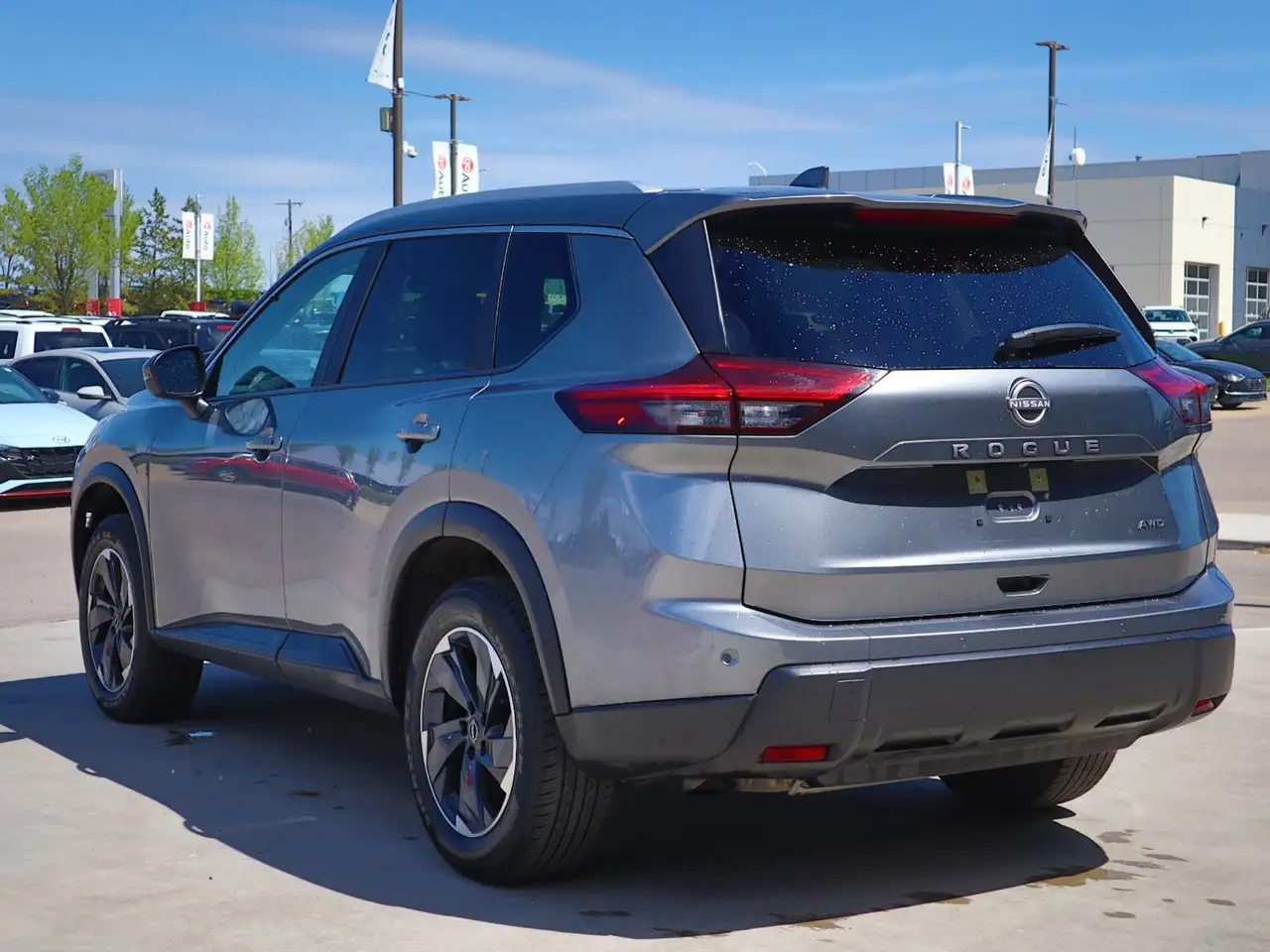 Nissan Rogue снимка Nissan Rogue