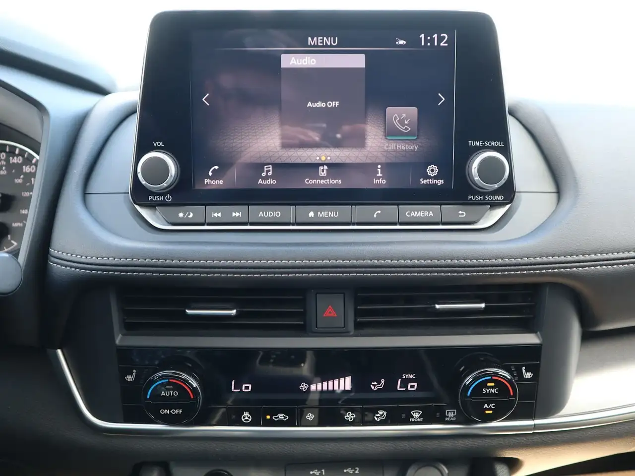 Nissan Rogue снимка Nissan Rogue