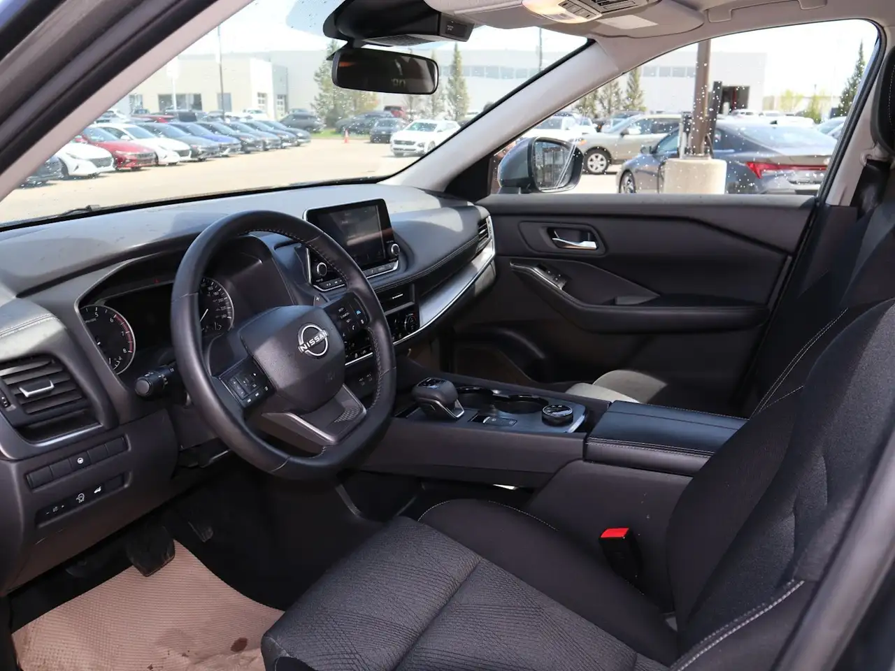 Nissan Rogue снимка Nissan Rogue