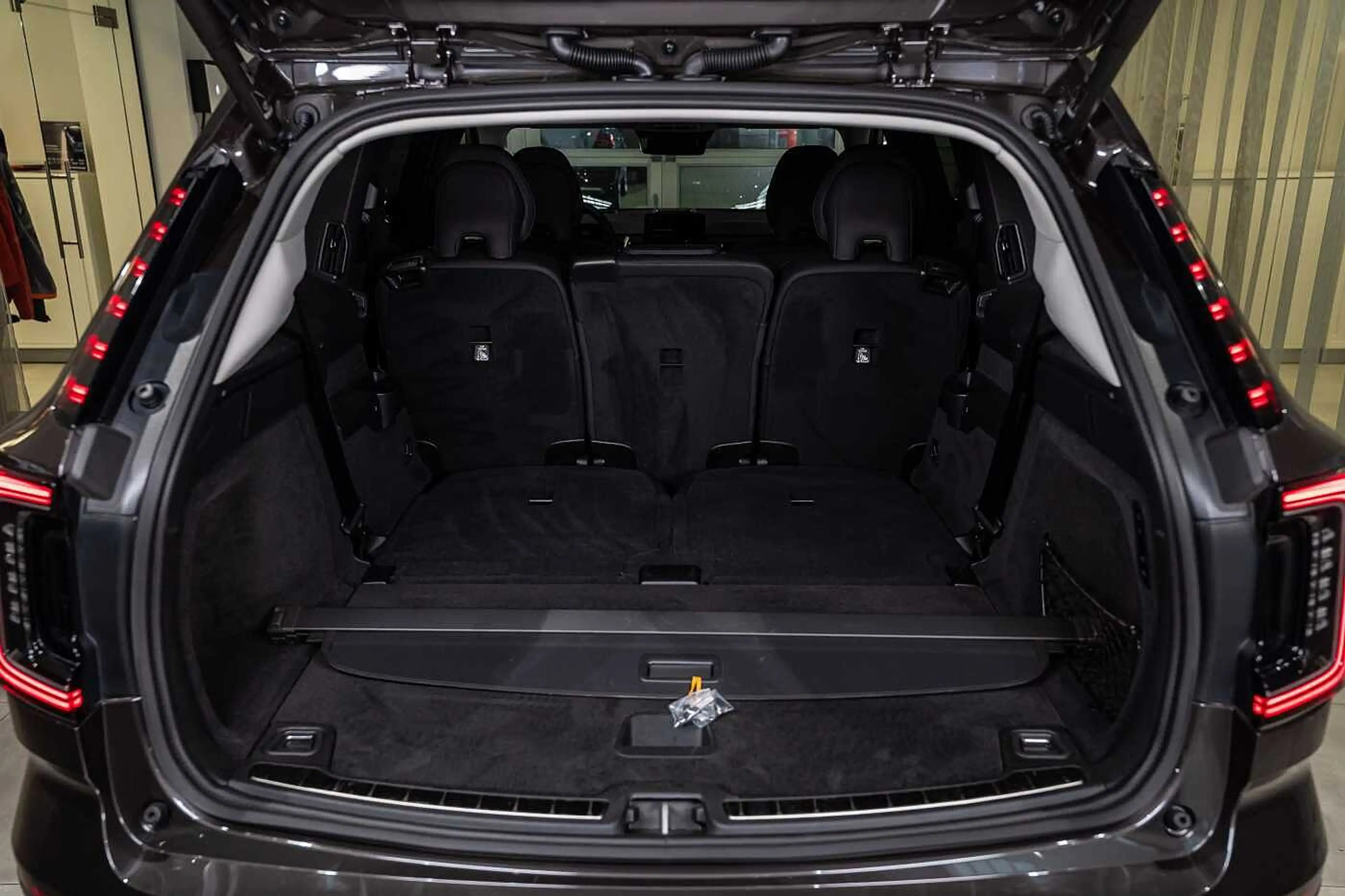 Volvo EX90 Plus, Twin Motor, 7 places — photo 10
