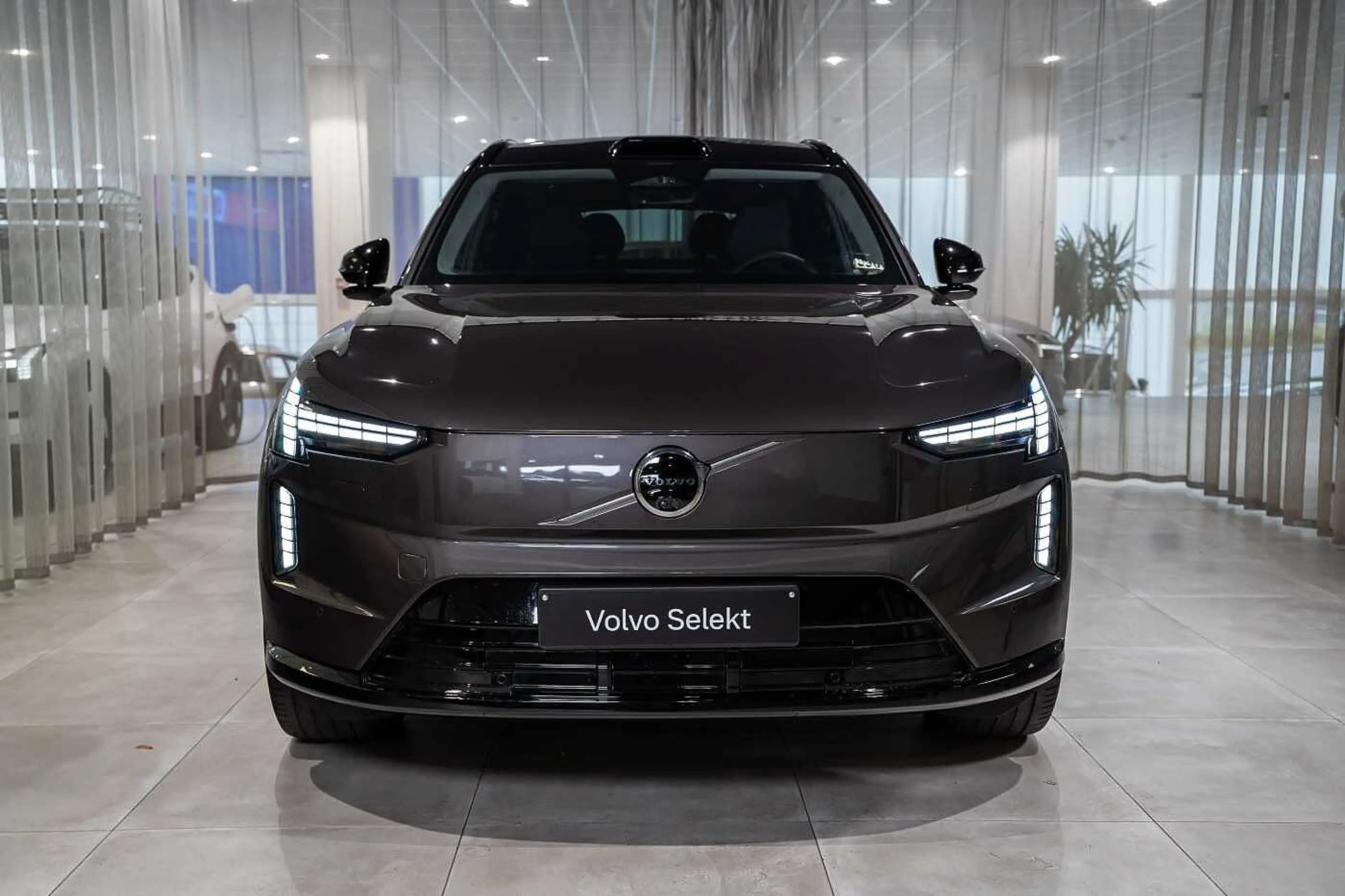 Volvo EX90 Plus, Twin Motor, 7 places — photo 3