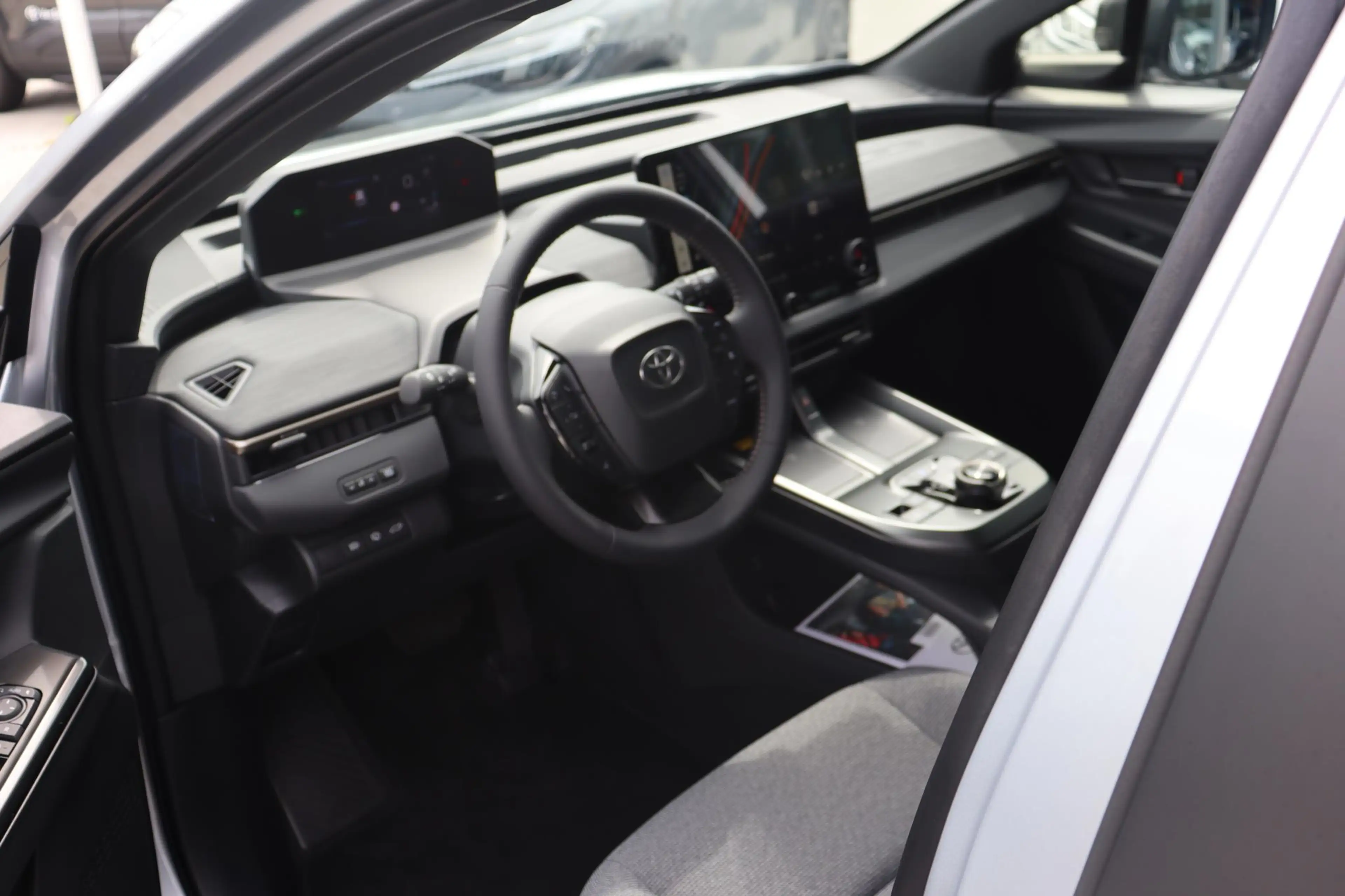 Toyota bZ4X Touring Dynamic limited AWD 75 kWh €3.000 Inruil V — photo 8