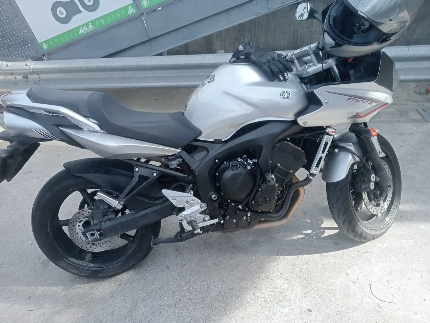 Yamaha FZ 6 fazer s2 Gris - 1
