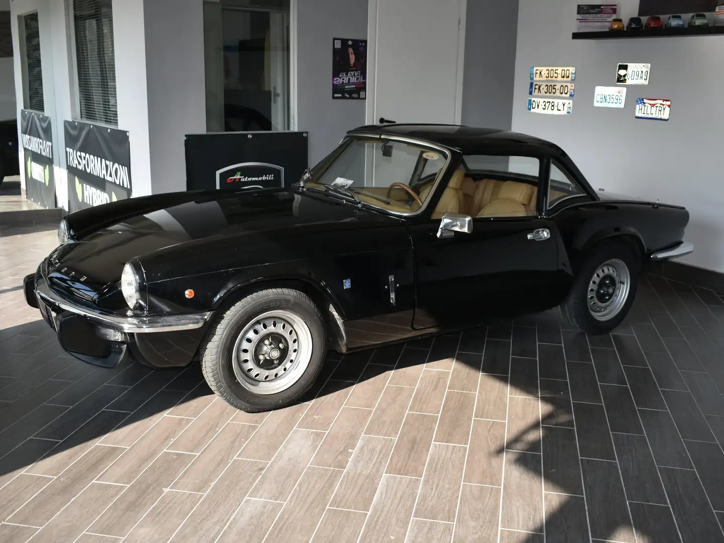 Triumph Spitfire Nero - 2