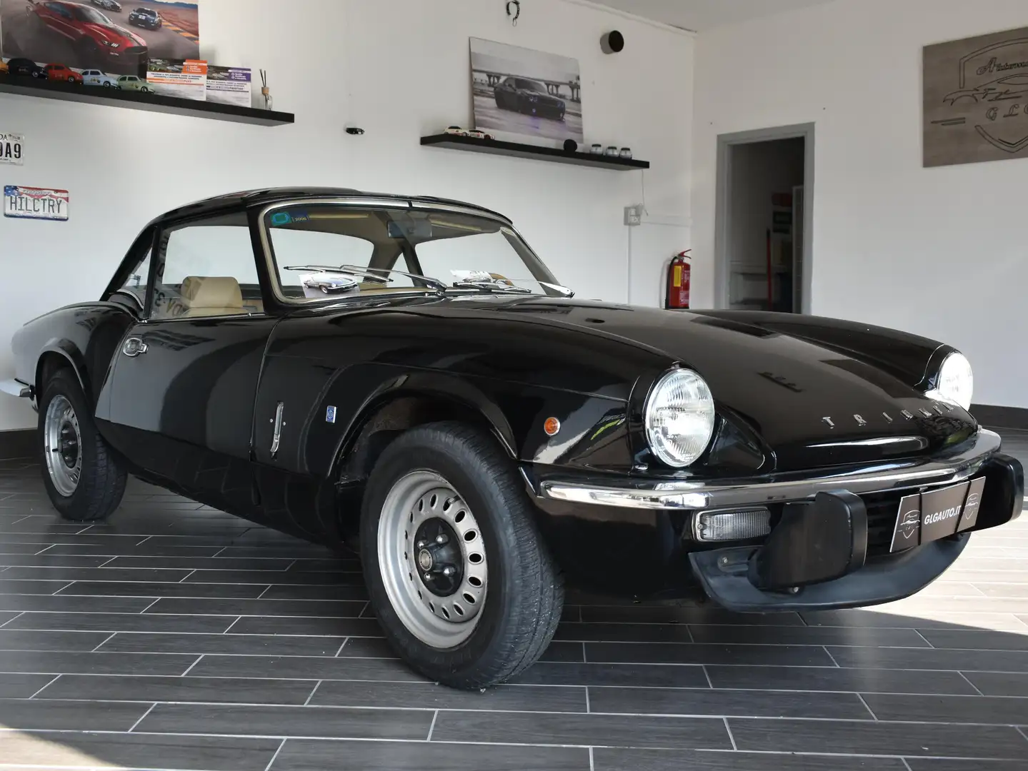 Triumph Spitfire Nero - 1