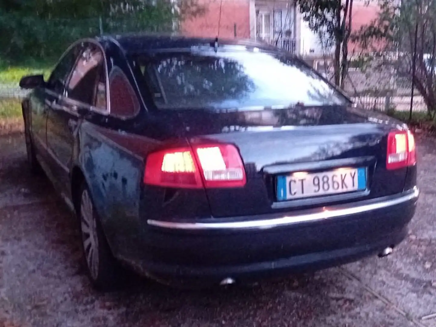 Audi A8 Modrá - 1