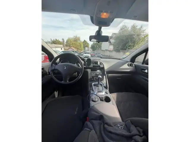 Peugeot 3008 view 13