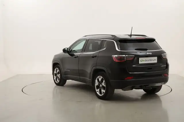Jeep Compass view 3