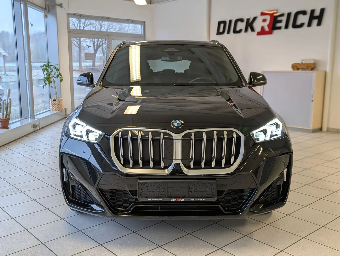 BMW X1 23d xD M-Sport Pano HUD H/K Harman AHK Schwarz - 2