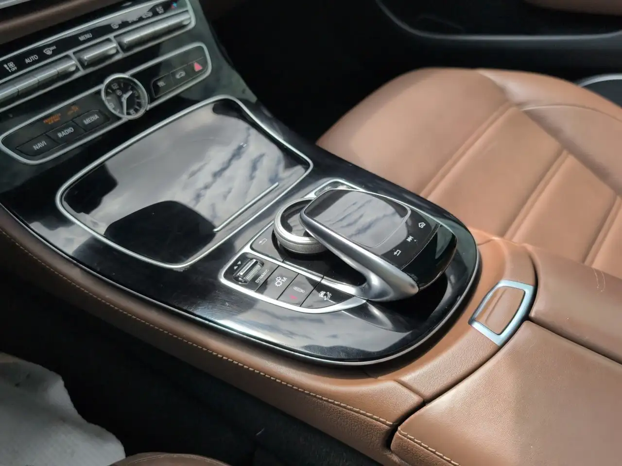 Mercedes-Benz E-Class fotografie Mercedes-Benz E-Class