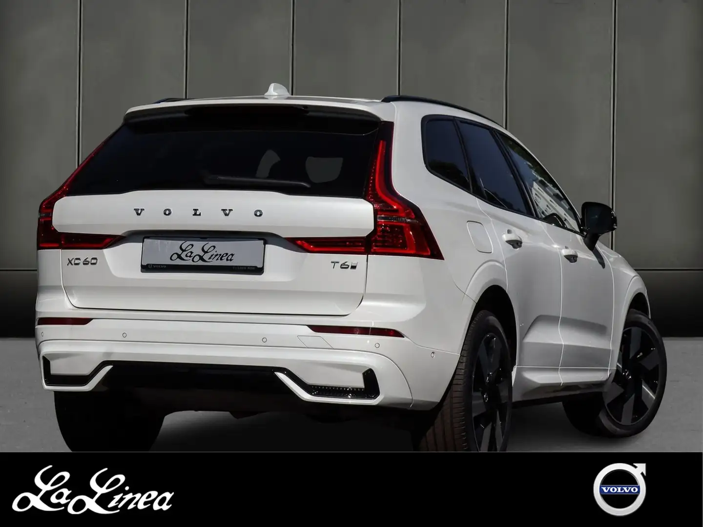 Volvo XC60 T6 Recharge AWD Plus Dark NP:81.280,-//HU/360°K... Weiß - 2