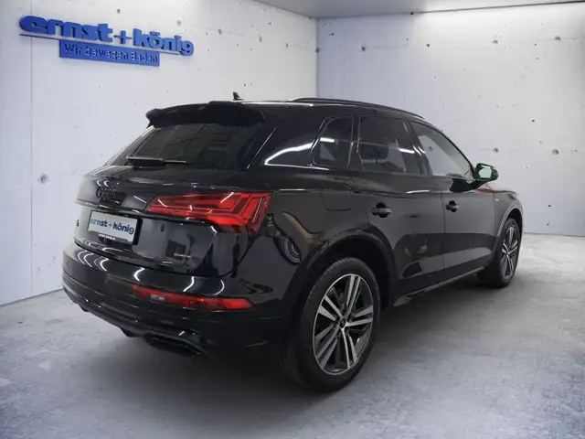 Audi Q5 view 3