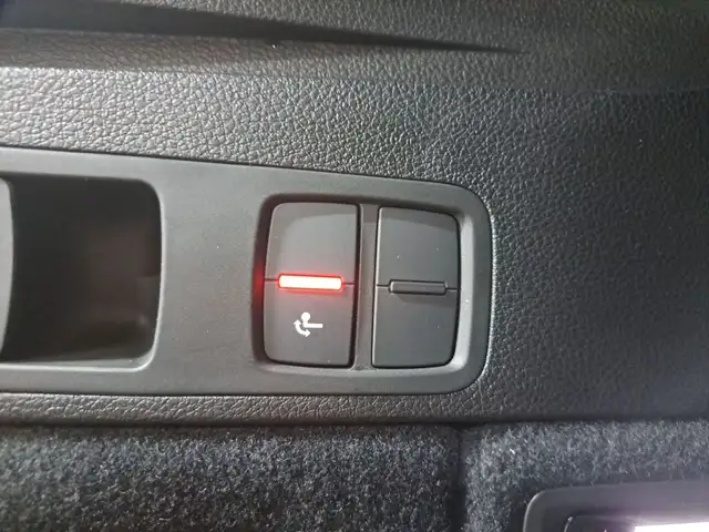 Audi Q5 view 8