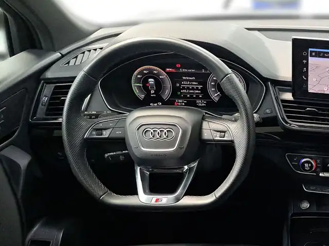 Audi Q5 view 14