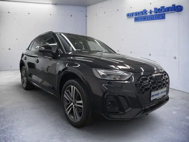Audi Q5 view 2