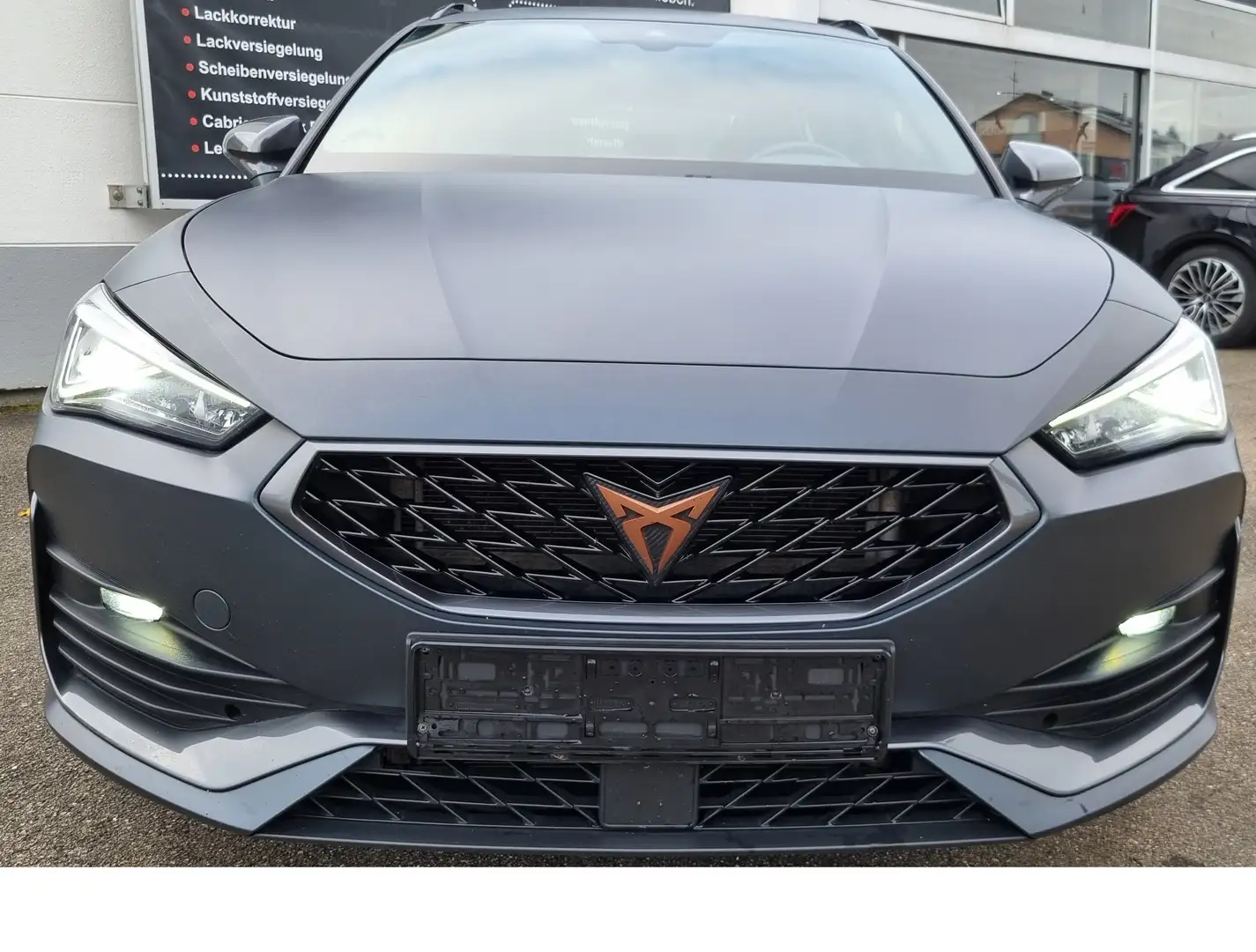 CUPRA Leon Sportstourer VZ e-Hybrid Matt FAP-XL AHK DCC Leder Grau - 2