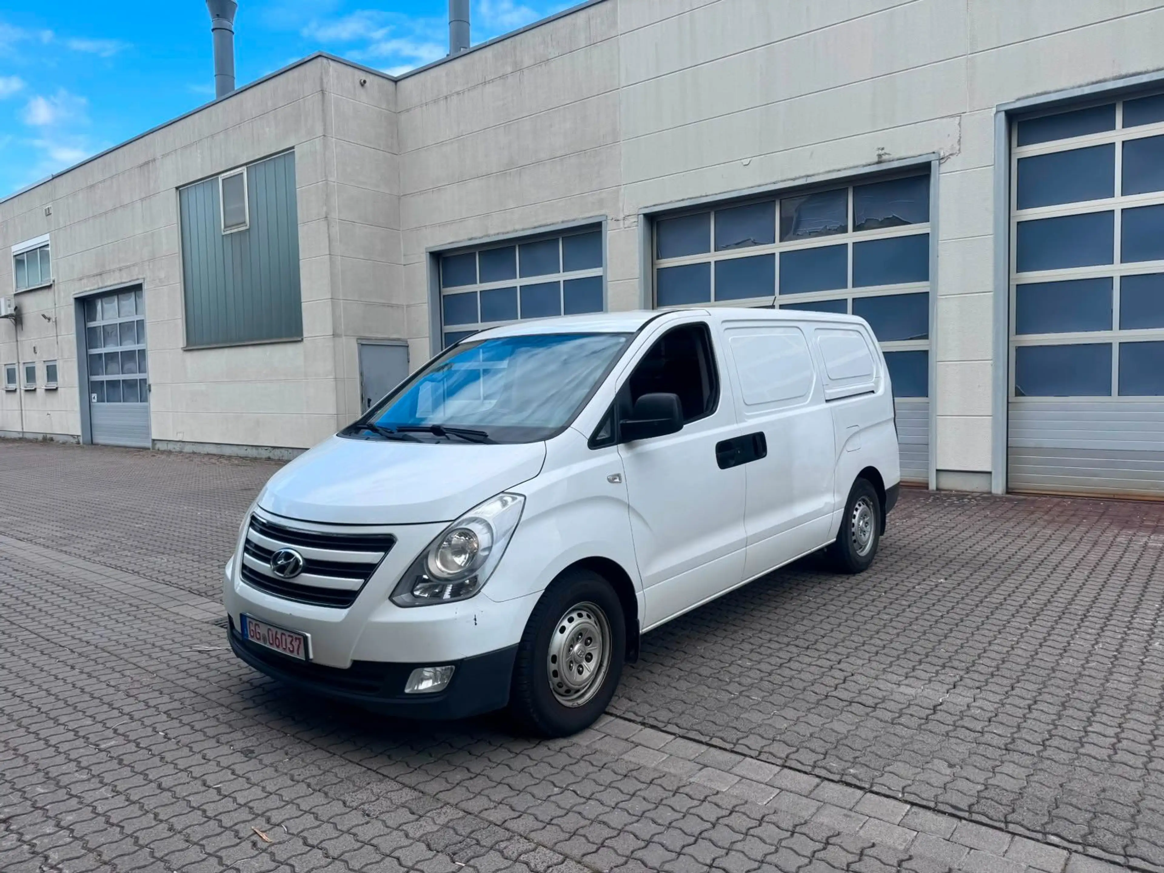 Hyundai H-1 Grand Starex Cargo Klima — photo 5