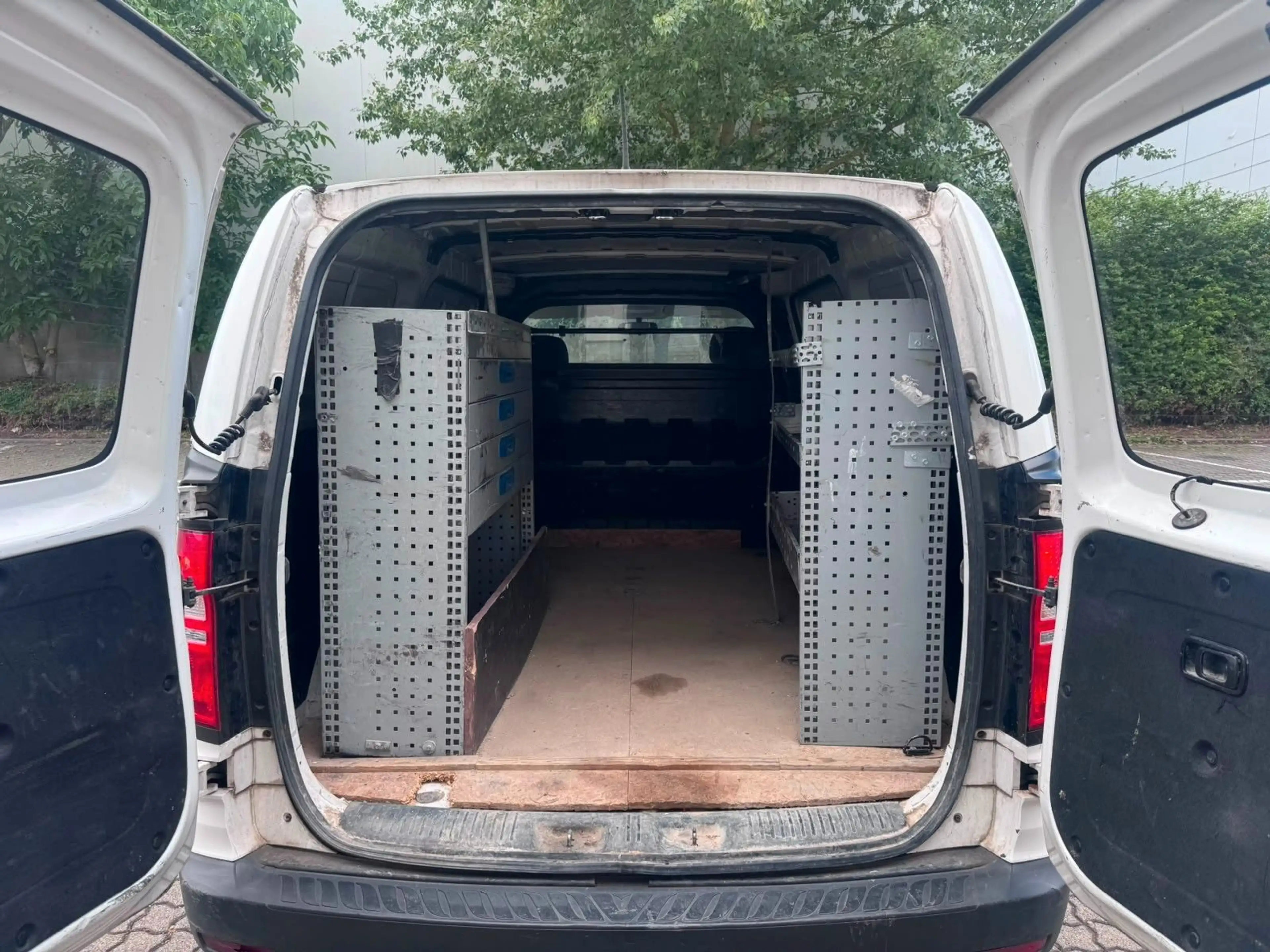 Hyundai H-1 Grand Starex Cargo Klima — photo 13